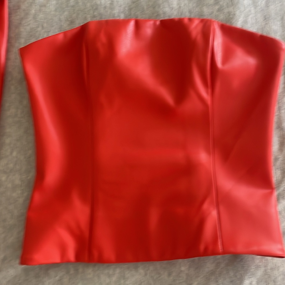 Bustier - Picture 2 of 3